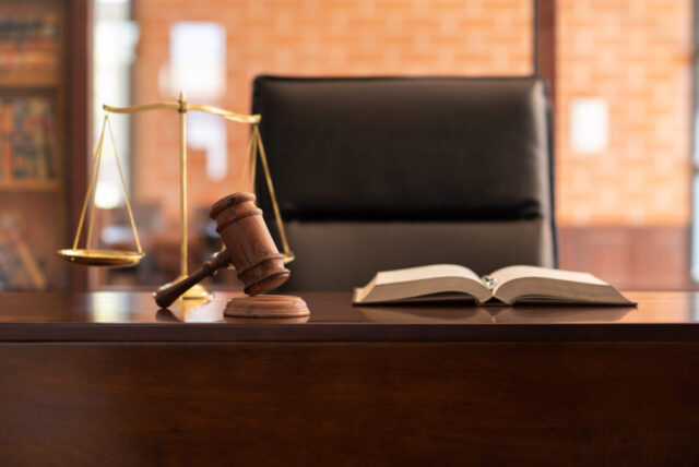 judge desk gavel
